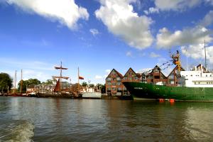 2005-08-04 Leer Traditionschiffertreffen 291-1_74.tif